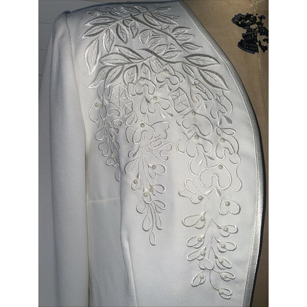 90s VTG Che Studio Woman's 2 pc Lined Embroidery Cream Suit Skirt/Jacket M/L - Picture 3 of 13